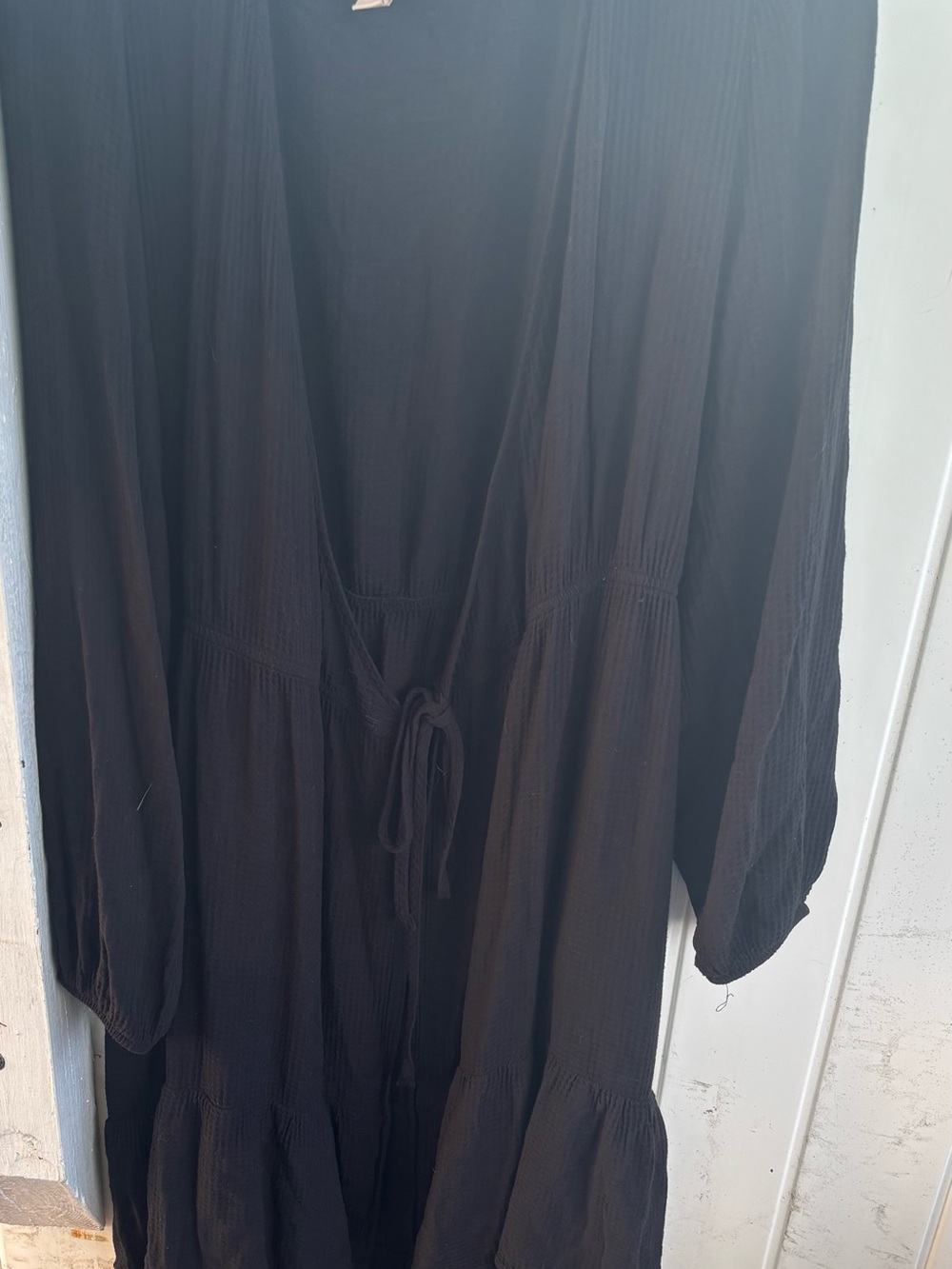 Knox Rose 100% Rayon Black Long-Sleeve Tiered Maxi Dress - Picture 5 of 10